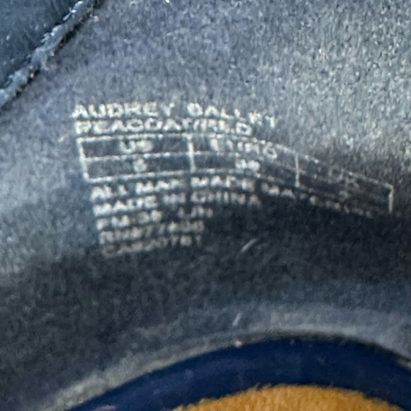 Tommy Hilfiger Audrey Ballet Peacoat Red Zipper Back Close Toe Sandals - Picture 4 of 6